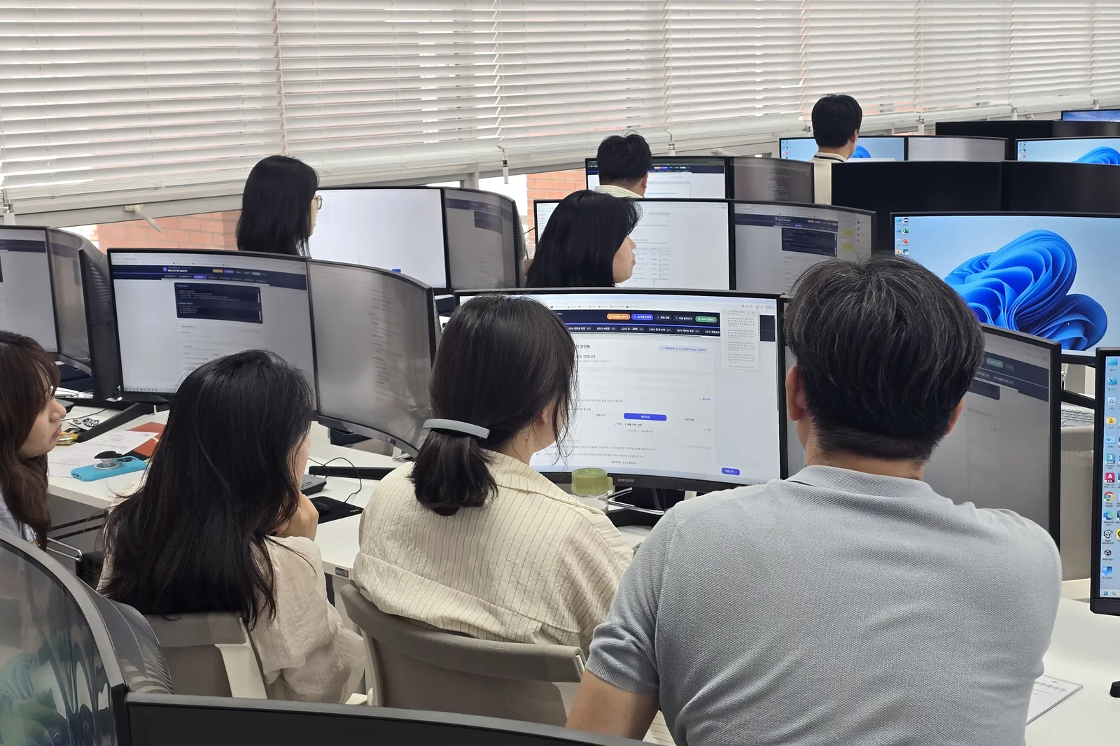 대학 직원 대상 AI 역량교육 실습 장면